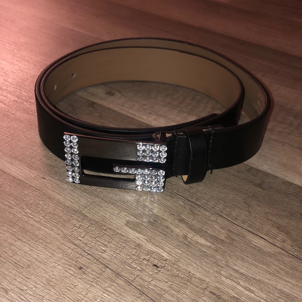 NWOT Women’s Guess belt